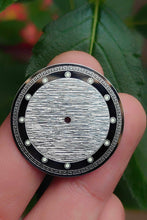 Load image into Gallery viewer, Đức: Wave Grain Dial (Made to Order)