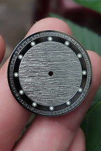 Load image into Gallery viewer, Đức: Wave Grain Dial (Made to Order)