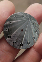 Load image into Gallery viewer, Đức: Rising Sun Dial (Made to Order)