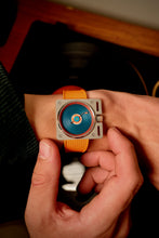 Charger l'image dans la galerie, The Vinyl Electric Teal - AndoAndoAndo x Tessé