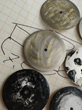 Load image into Gallery viewer, Hand-Engraved / Hand-Cold-Enameled Dials 28.5mm