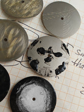 Load image into Gallery viewer, Hand-Engraved / Hand-Cold-Enameled Dials 28.5mm