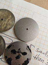 Load image into Gallery viewer, Hand-Engraved / Hand-Cold-Enameled Dials 28.5mm