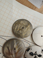 Load image into Gallery viewer, Hand-Engraved / Hand-Cold-Enameled Dials 28.5mm