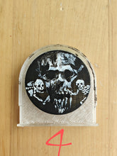 Load image into Gallery viewer, Hand Painted Dials 28.5mm