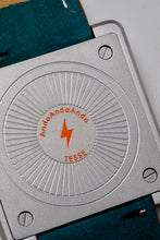 Charger l'image dans la galerie, The Vinyl Electric Teal - AndoAndoAndo x Tessé
