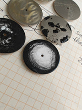 Load image into Gallery viewer, Hand-Engraved / Hand-Cold-Enameled Dials 28.5mm
